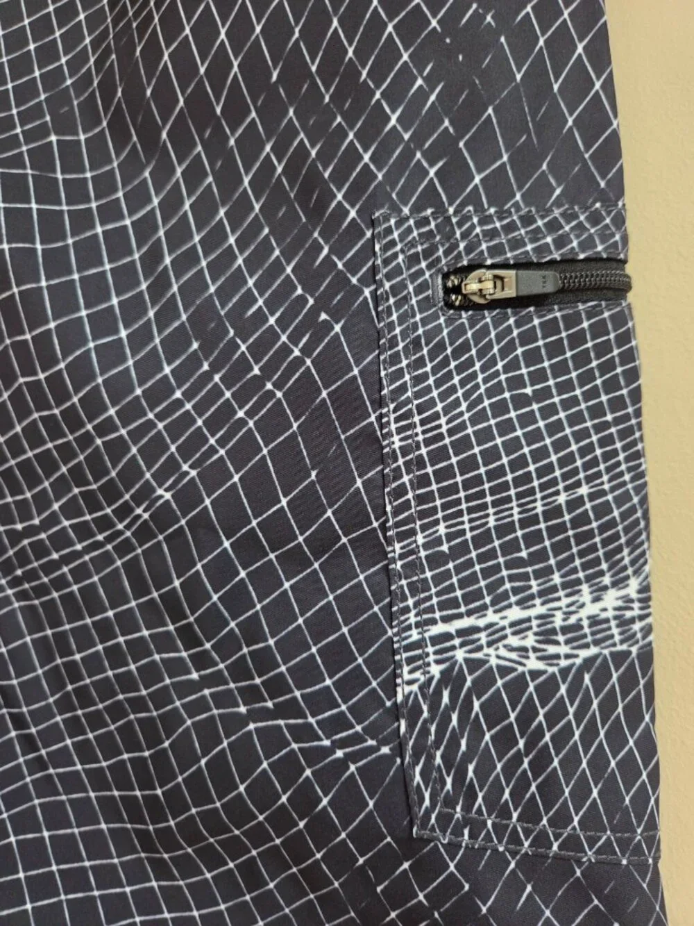 LRG Lifted Research Group Board Shorts Men's 32 Pocket Black Wire Frame Trunks